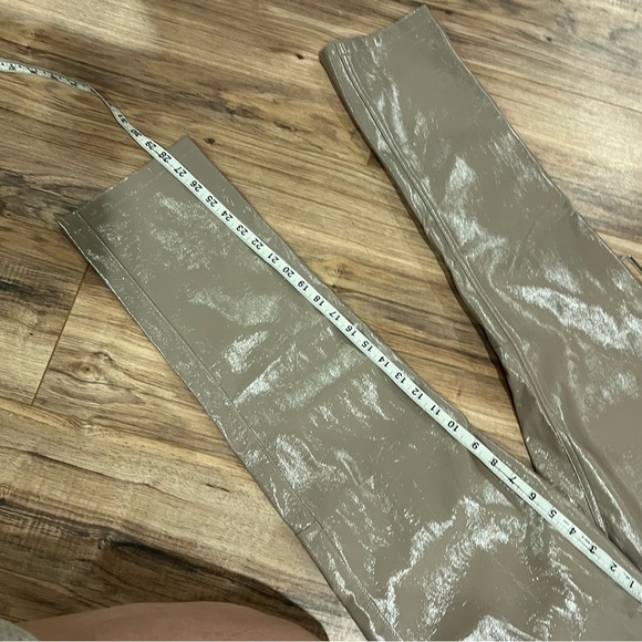 NWT Abercrombie & Fitch Curve Love Patent Leather 90’s Straight Pants - Picture 6 of 8